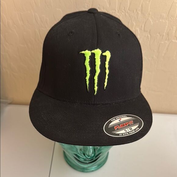 Monster Energy Black Cap - Picture 1 of 10
